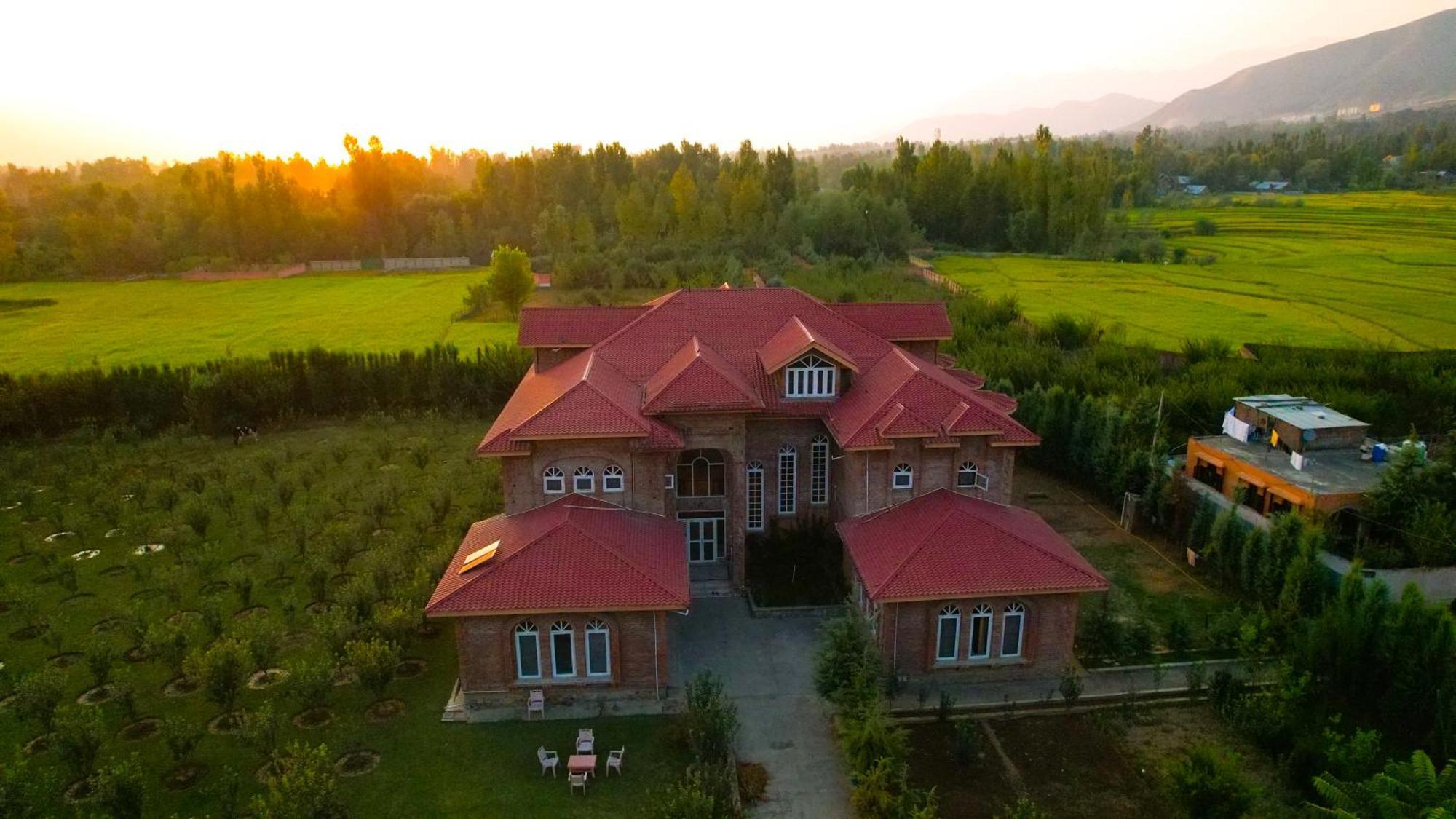 The Country Hills Villa Srīnagar Exterior foto